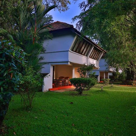 Nihara Resort&Spa Cochin Kochi Bagian luar foto