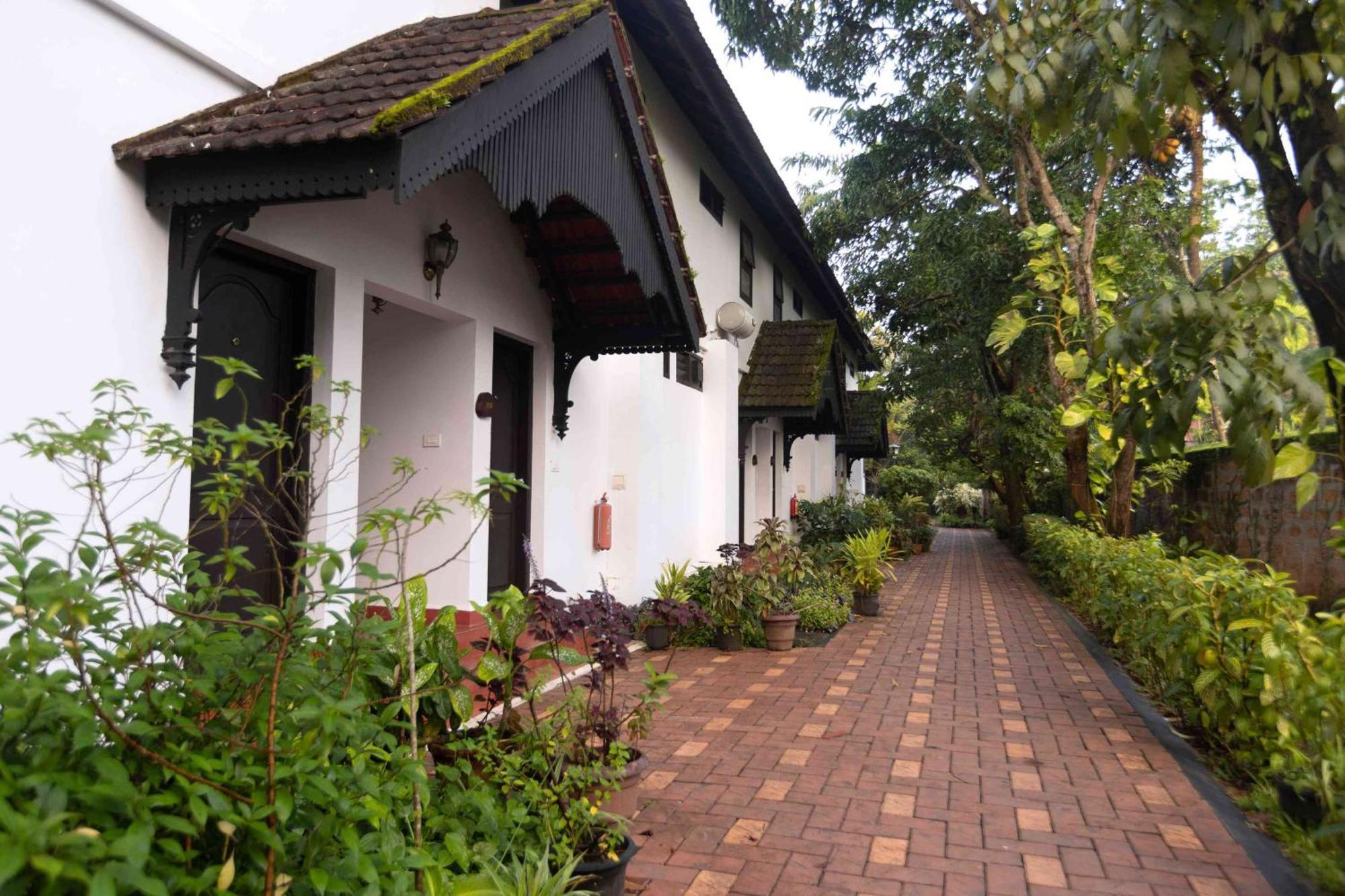 Nihara Resort&Spa Cochin Kochi Bagian luar foto